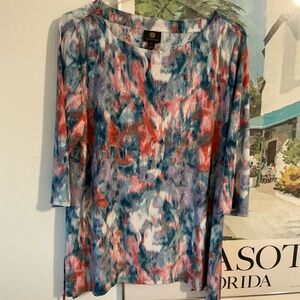 JM Collection New Blue Pink Top PXL.
3/4 sleeve 10% spandex stretchy & dressy